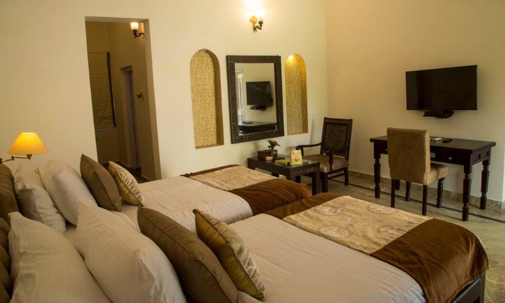 Tiger'S Den Resort Bandhavgarh National Park Exterior photo